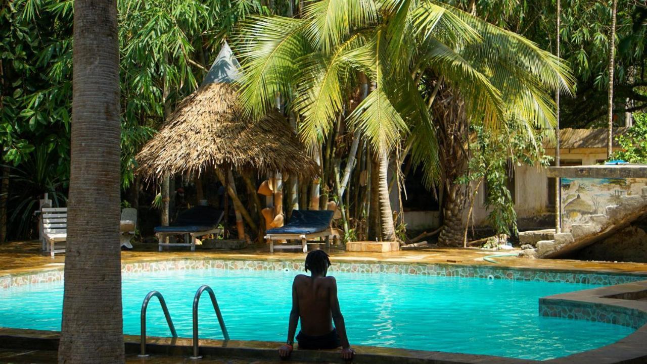 Dianistar Villas Diani Beach Exterior photo